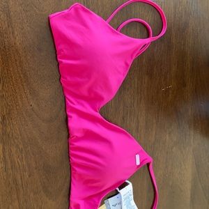 Roxy- NWT Athletic Bikini Top sz medium